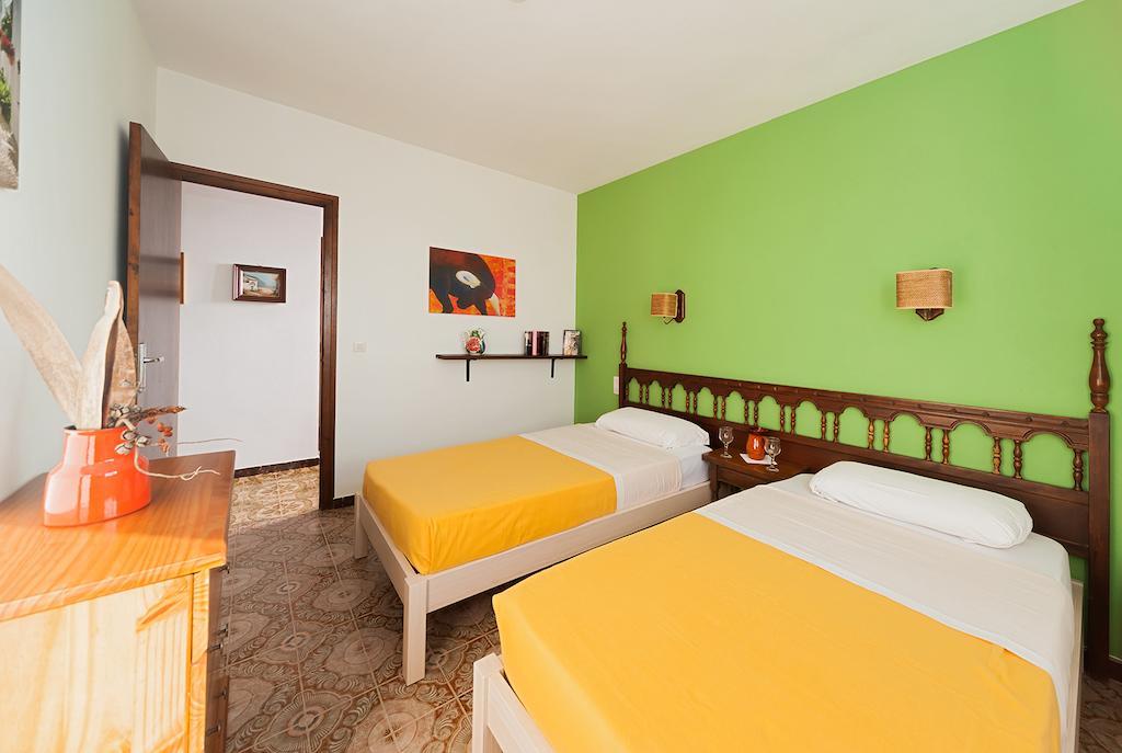 Apartamentos Casa Blanca Miami Playa Værelse billede